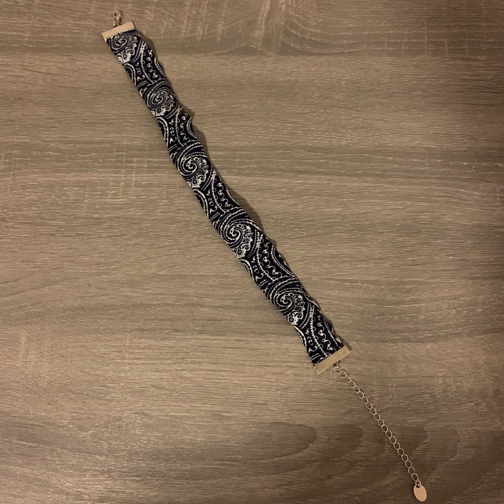 Paisley choker!